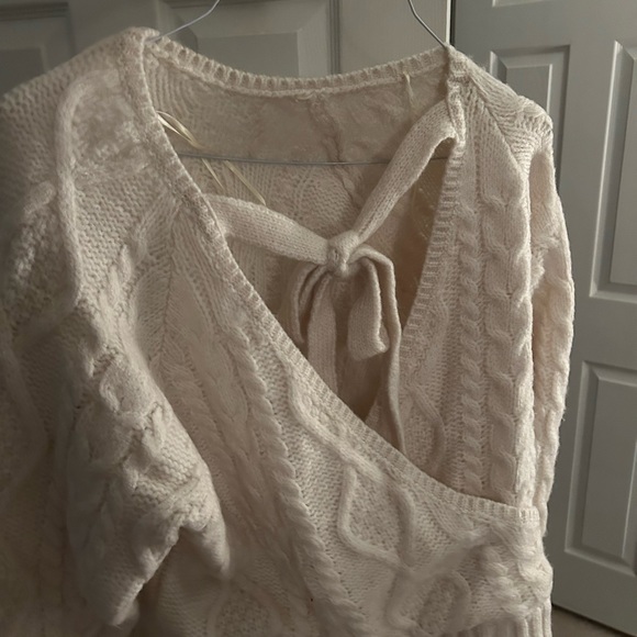 NWOT MNG open back sweater. - Picture 15 of 15